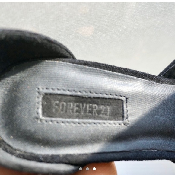 Velvet black heels - Picture 3 of 3